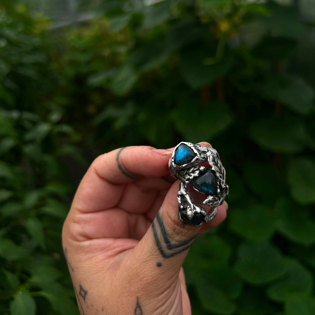 Labradorite ring