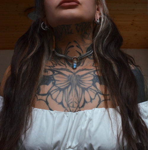 Choker with oval moonstone