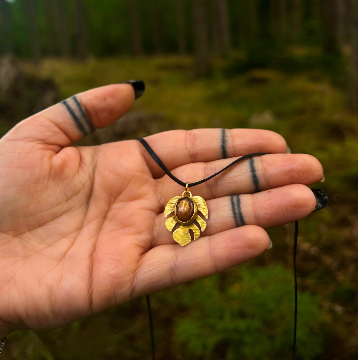 Sunstone brass necklace
