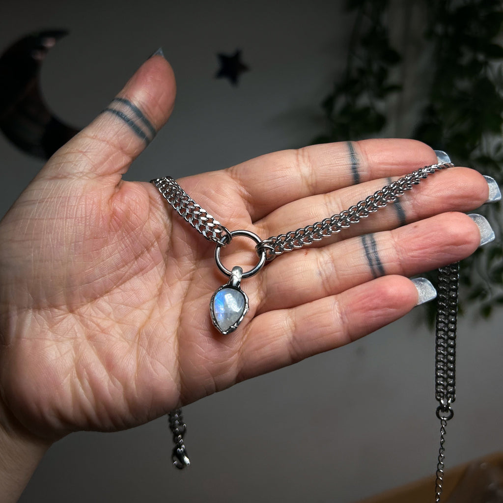 Moonstone teardrop choker