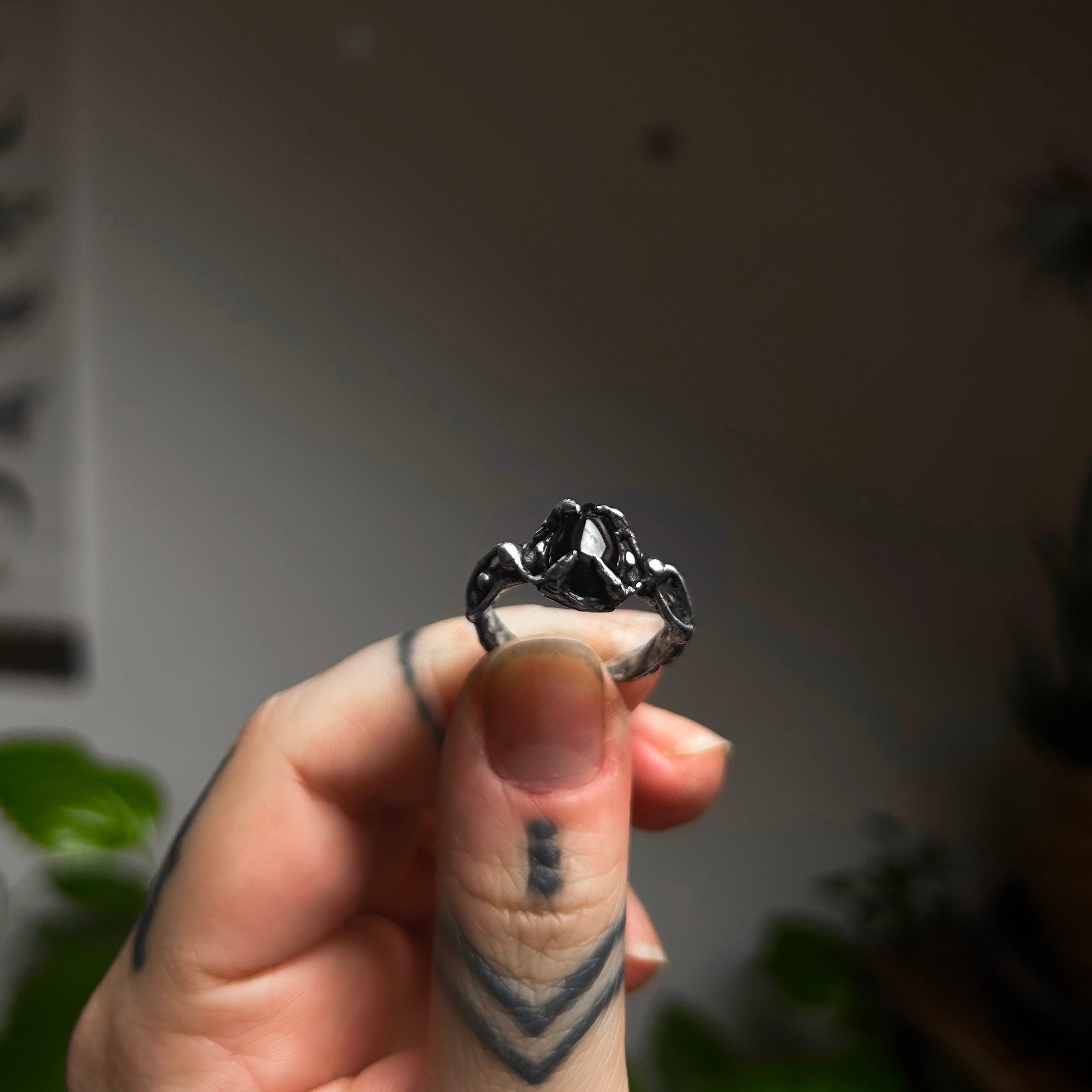 Ring with onyx