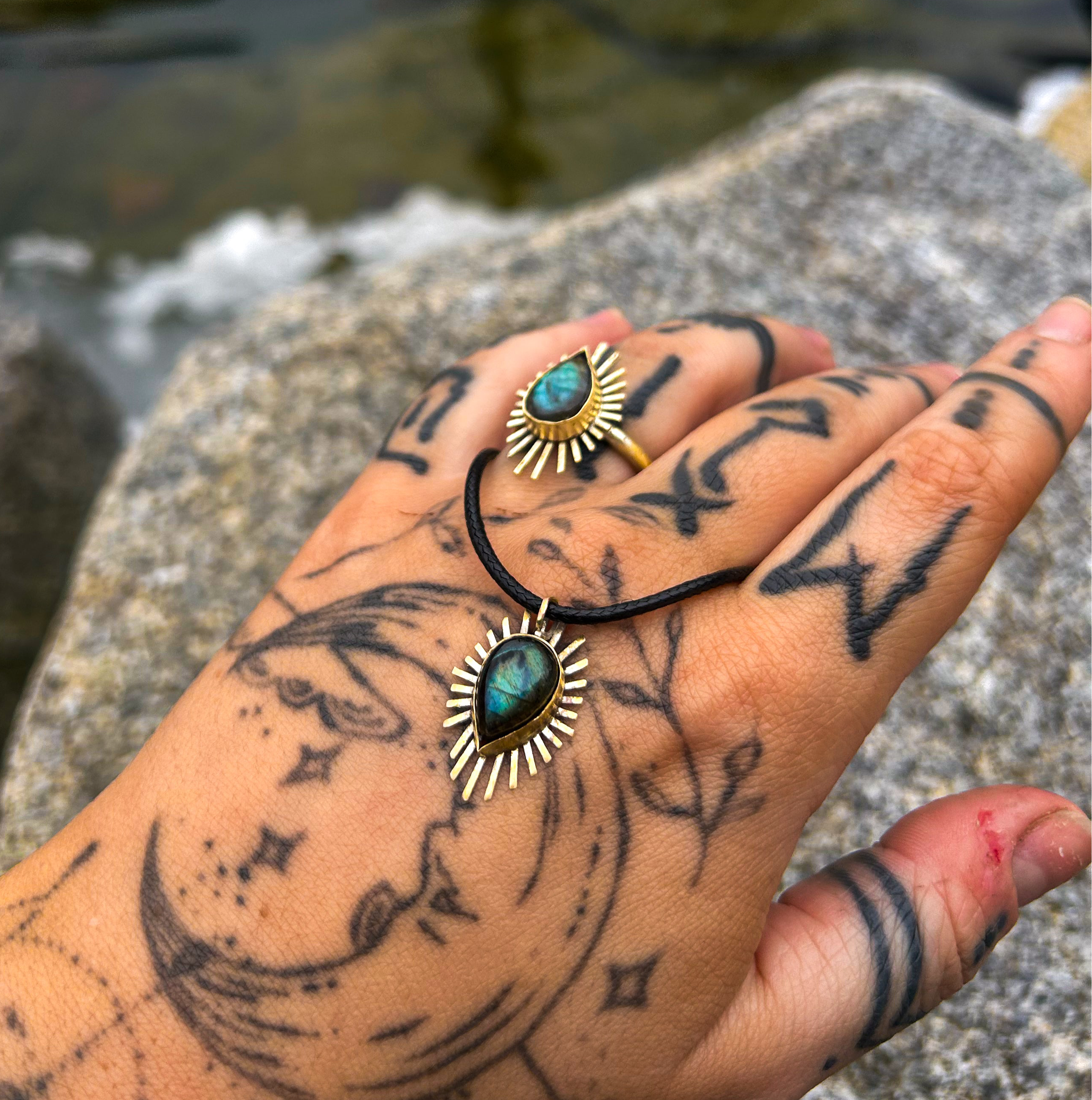 Labradorite & brass ring