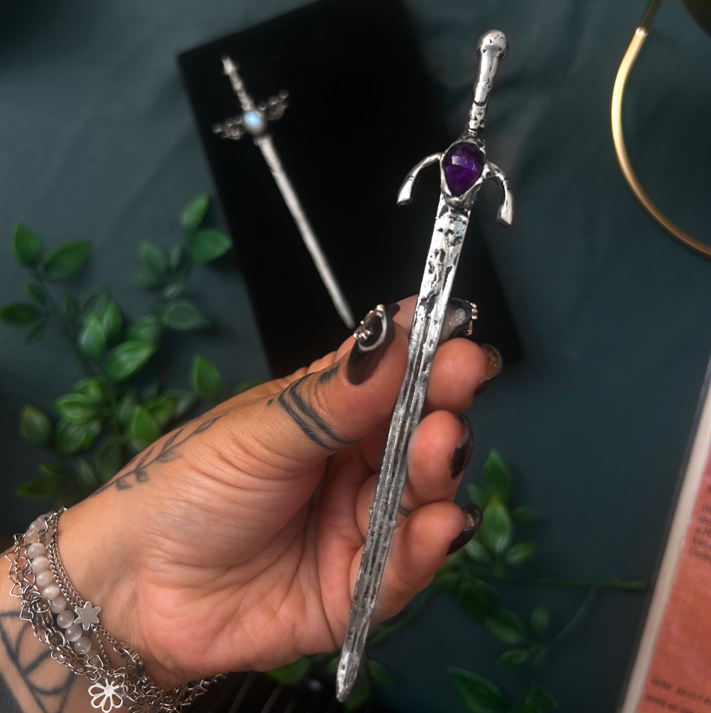 Amethyst hair sword