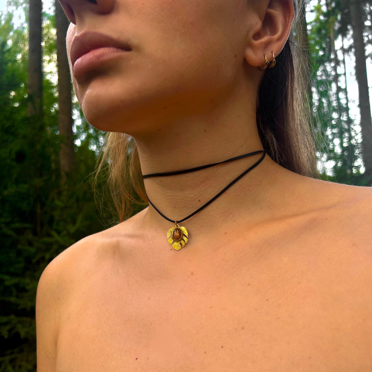 Sunstone brass necklace