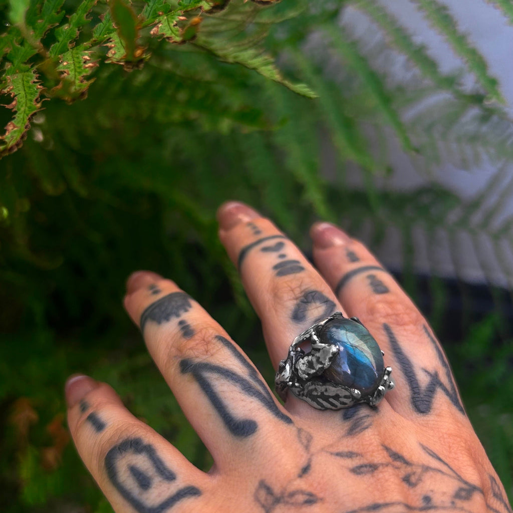 Leafy labradorite ring