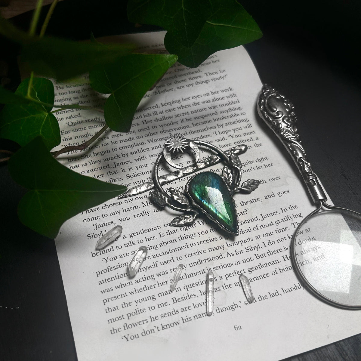 Green labradorite hairpin
