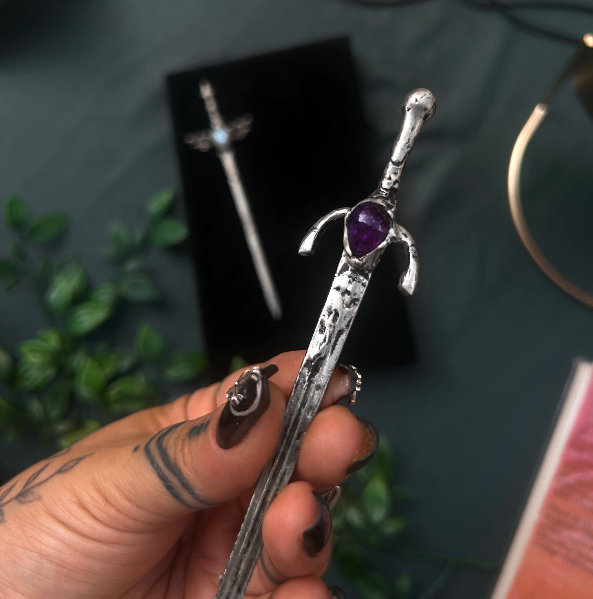 Amethyst hair sword
