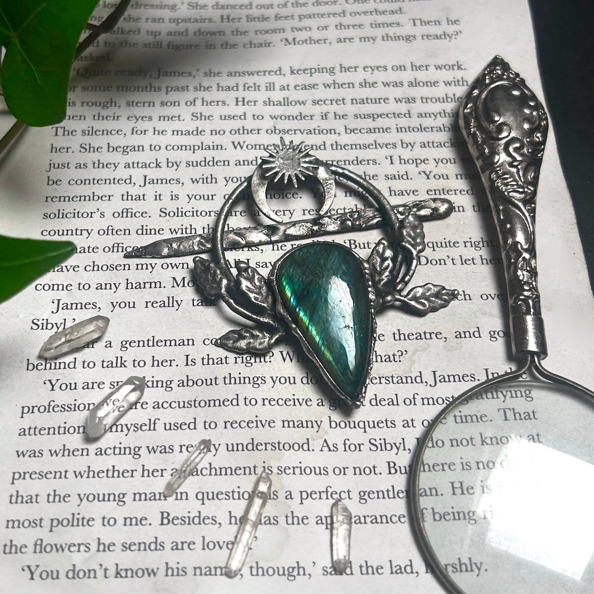Green labradorite hairpin